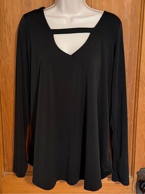 Buckle Daytrip Black Long Sleeve Keyhole Top